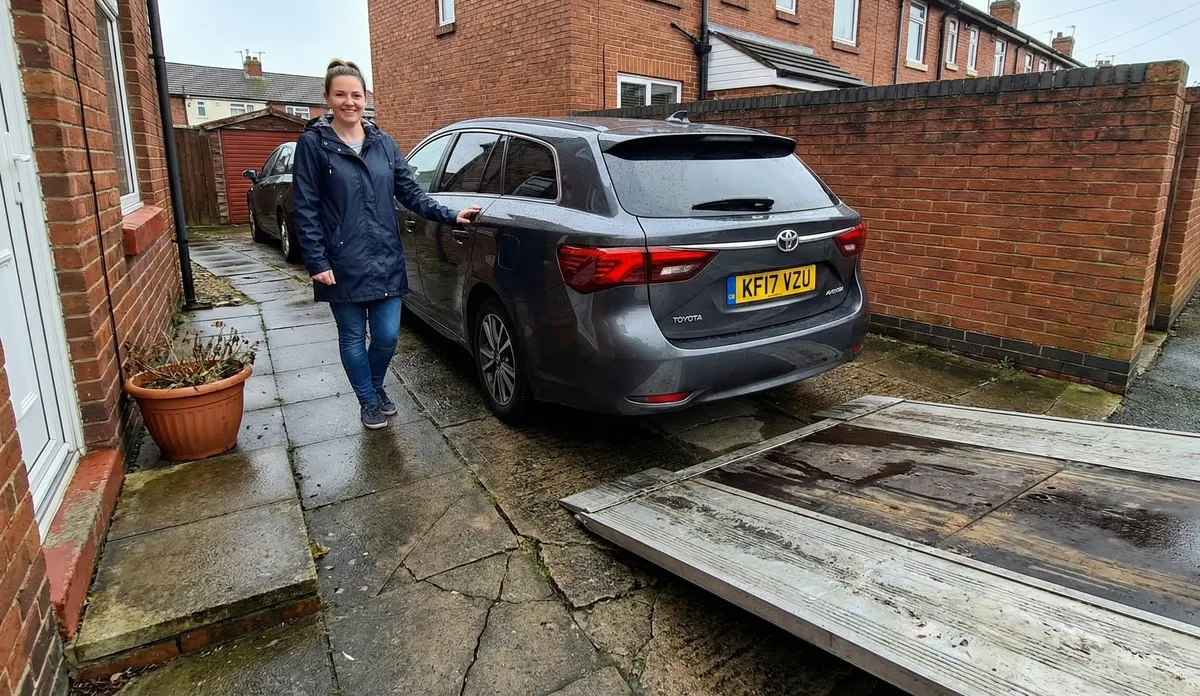 Sarah L.'s car on delivery day
